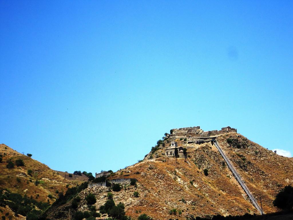 卡拉塔比亚诺Ciuscia住宿加早餐旅馆 外观 照片